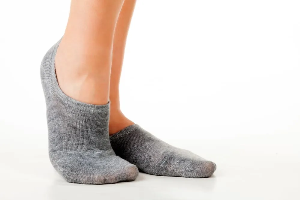 Trail maker 100 Pairs Women’s Casual Crew and Low Cut Socks Size 9-11; Breathable, Bulk No Show Socks